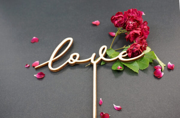 love Topper mit Blumendeko